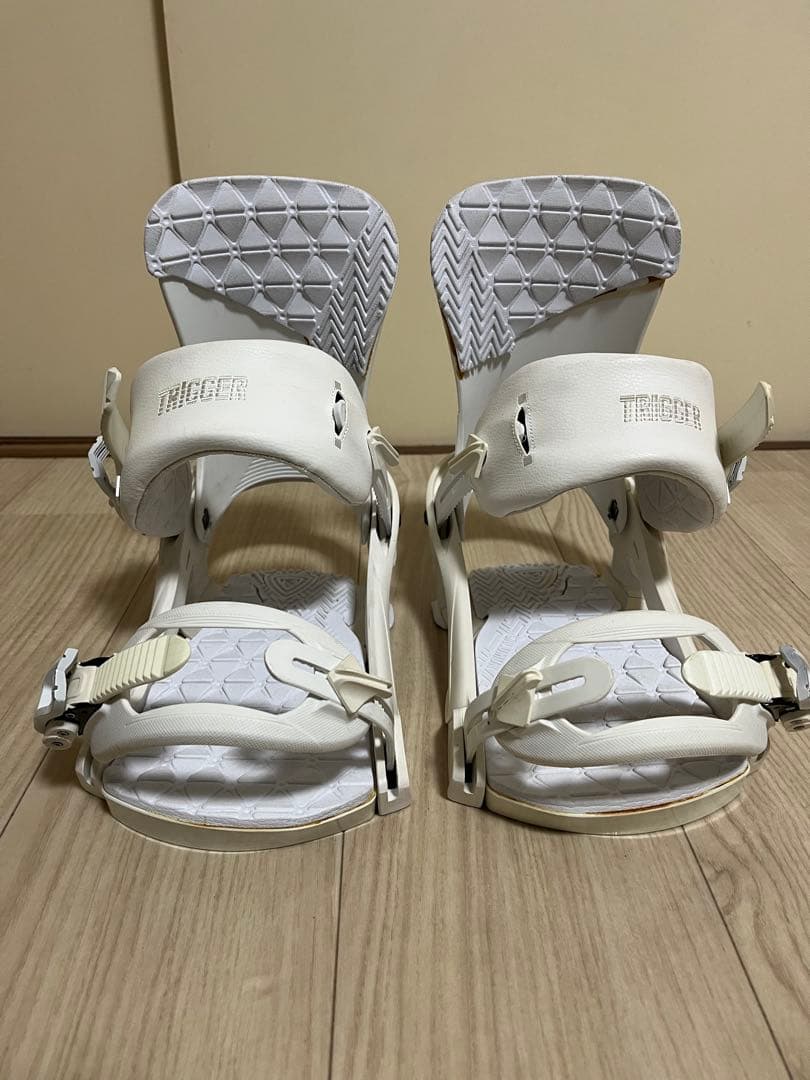 サロモン　トリガー　ビンディング ホワイト Mサイズ SALOMON サロモン L41509300 TRIGGER トリガー スノーボード