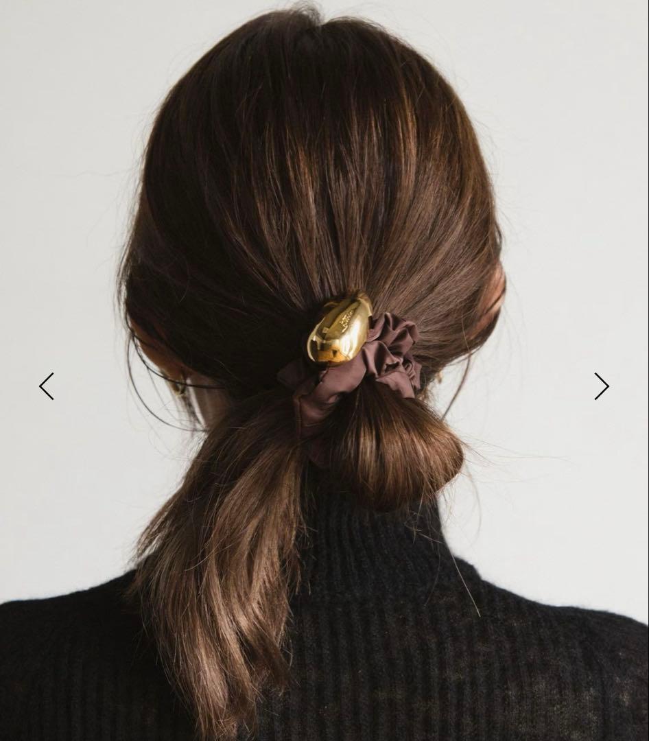 新品　＜LETICIA> エッグ ナイロン シュシュ　ダークブラウン