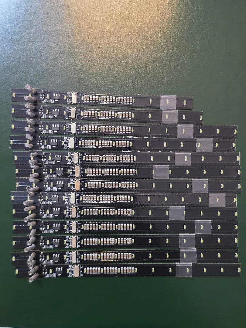 Nゲージ ポポンデッタ 室内灯 青白色 13本 Amazon | ポポンデッタ Nゲージ LED室内灯 エネルギーチャージャー付