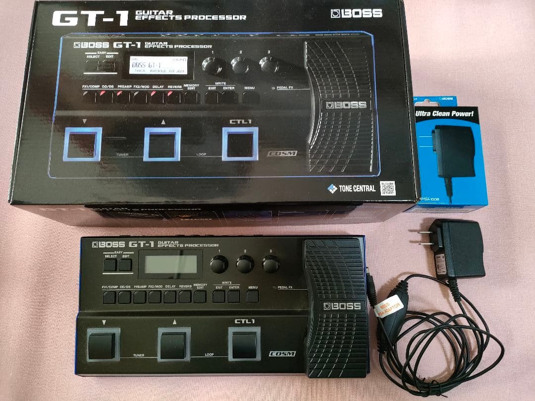 BOSS GT-1 ギターエフェクター 箱付き 書籍付き アダプタ付き