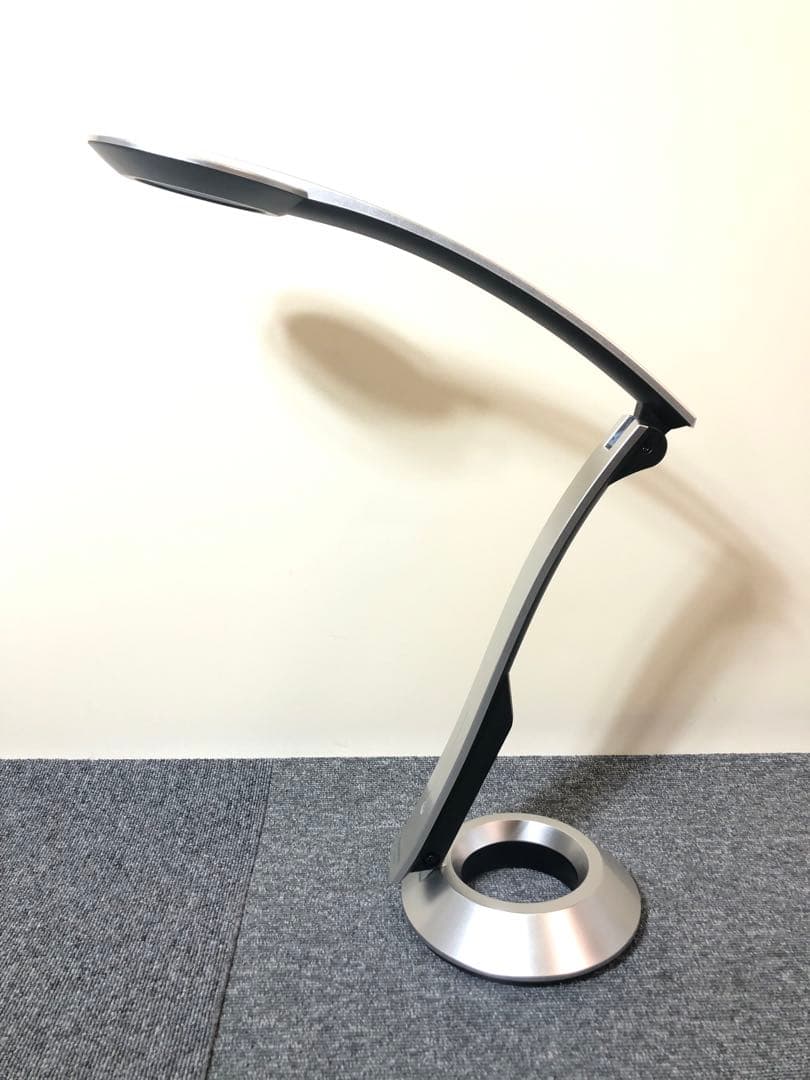 未使用品!!】Panasonic LEDデスクライト SQ-LD600-S - メルカリ