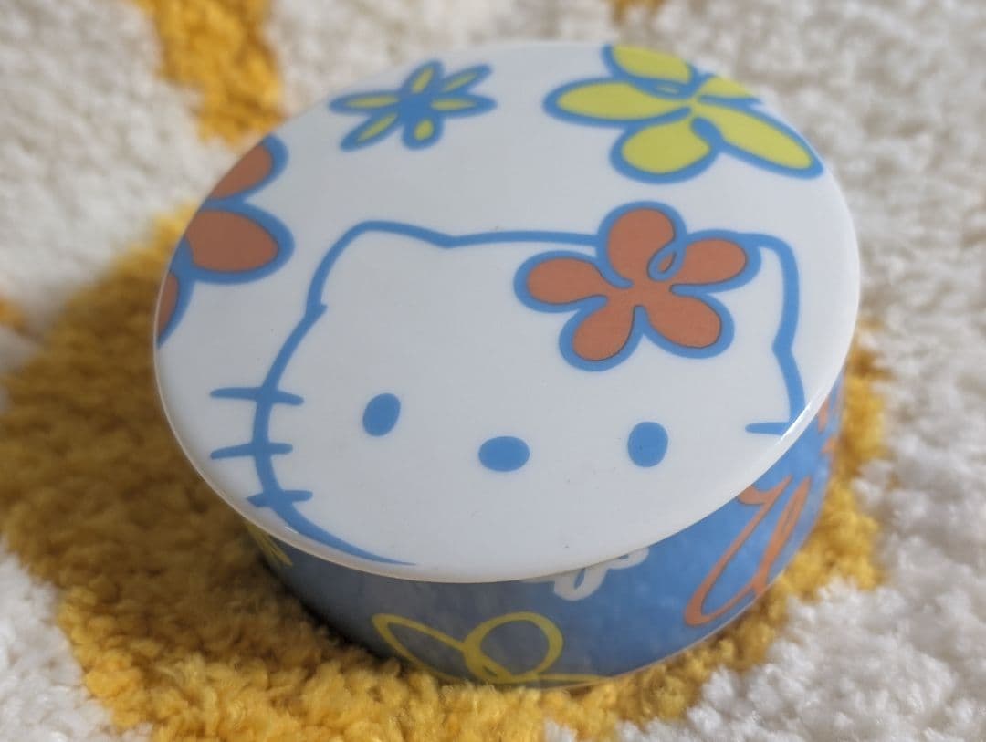 【激レア商品】キティちゃん陶器製小物入れ