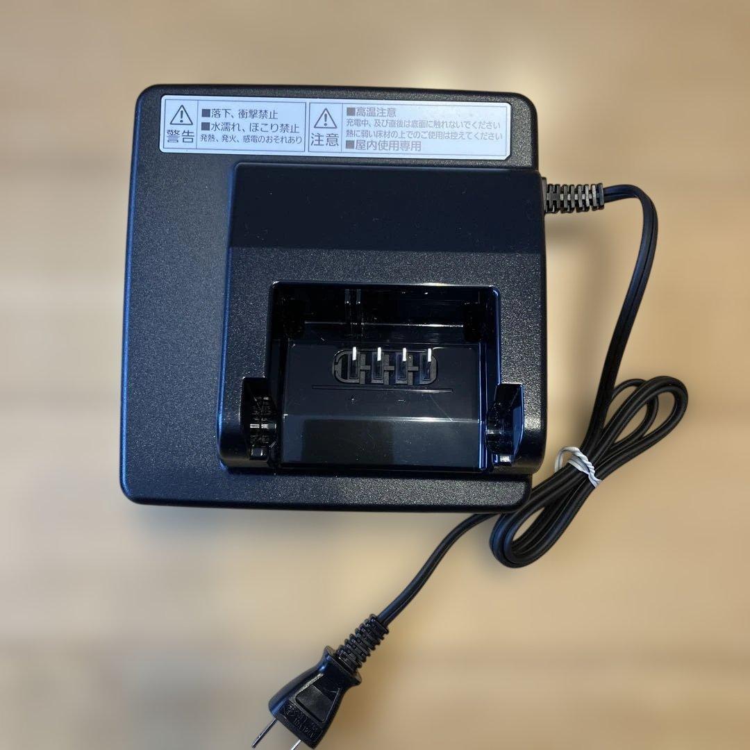 箱なし　Panasonic NKJ075Z バッテリー充電器 未使用
