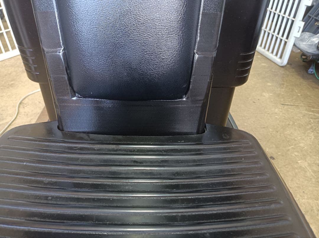 理容機器 新明和BC―1430 - 理容機器新明和椅子コント