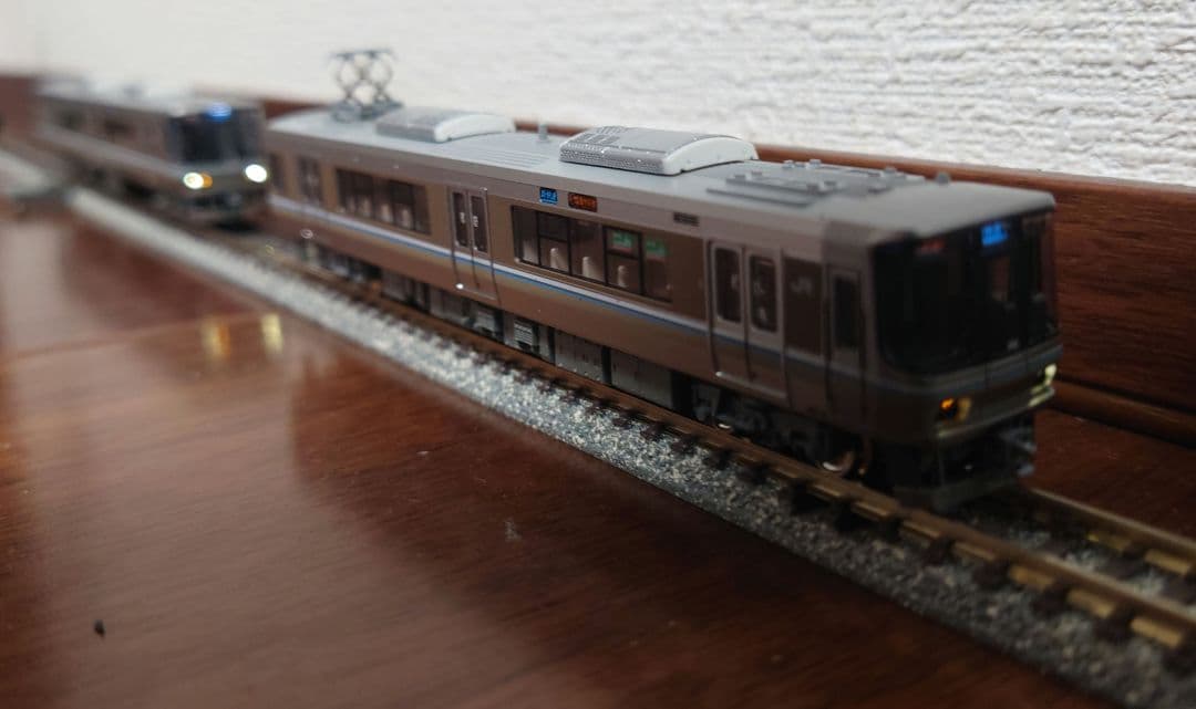 NゲージKATO　223系2000番台1次車　8両セット Amazon.co.jp: KATO Nゲージ 223系2000番台 新快速 8両セット 10-1678