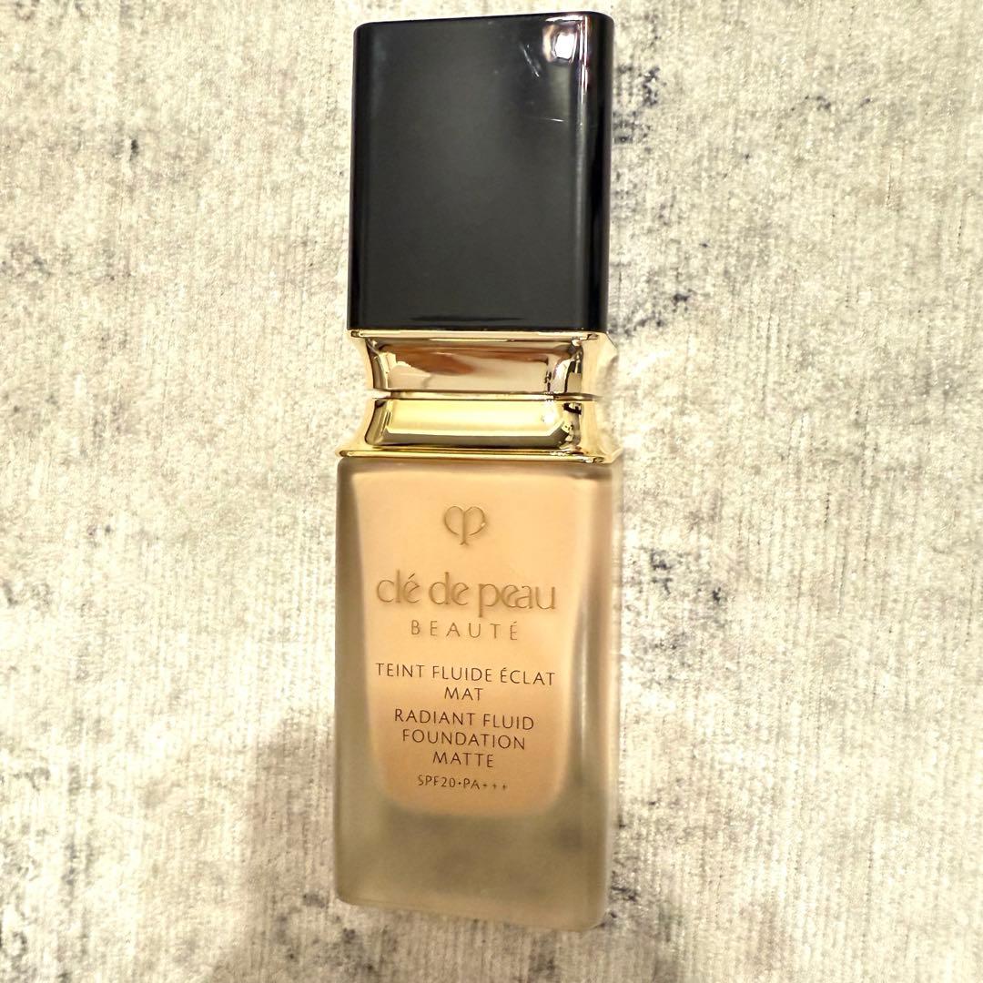 クレ・ド・ポー ボーテ タンフリュイドエクラ マット ピンクオークル10 残量7 タンフリュイドエクラ マット ピンクオークル10 / クレ・ド・ポー