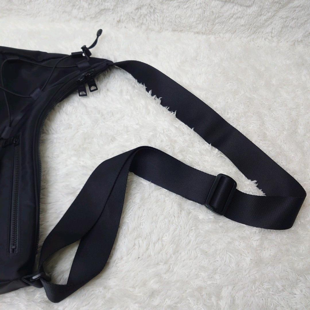 未使用級】極美品 オニツカタイガー メッセンジャーバッグ 刺繍