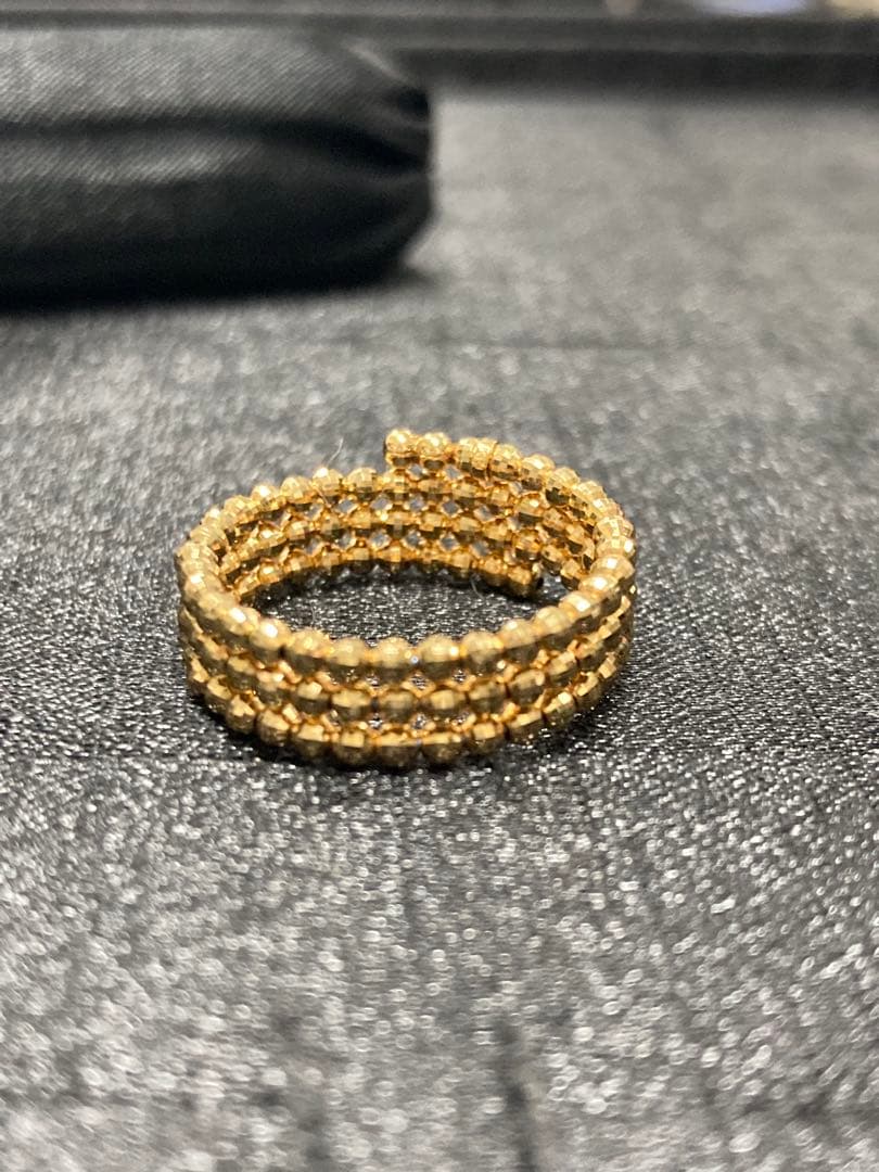 K18YG イエローゴールド ワイヤーリング ３連 伸縮 フリーサイズ