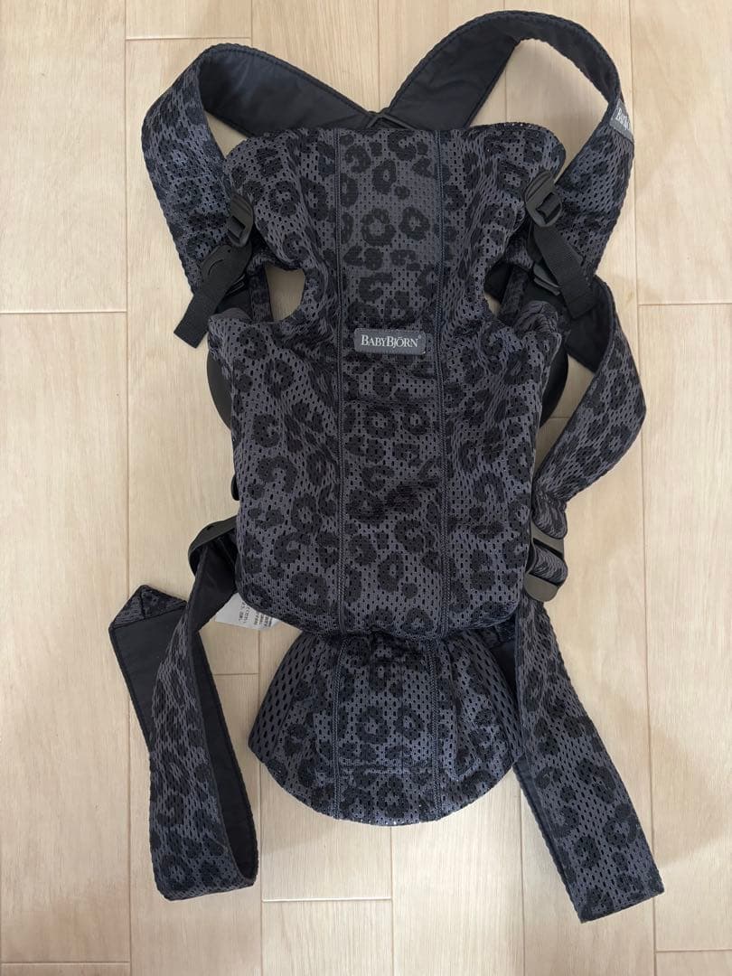 うー様　ベビービョルン　抱っこ紐　ミニエアー　レオパード　アンスラサイトレパード