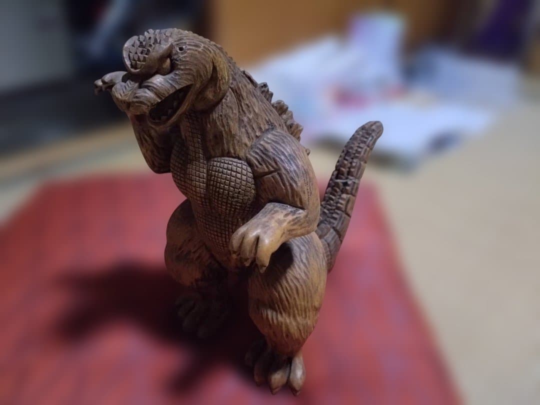 ゴジラ　木彫り　彫刻　アンティーク ゴジラ 木彫り 彫刻 アンティーク - メルカリ