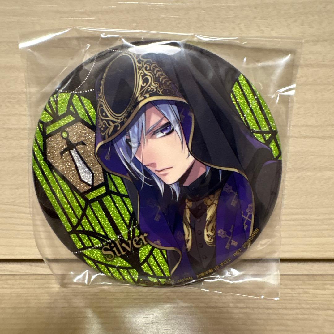 ディズニー ツイステッドワンダーランド シルバー 缶バッジ 式典服