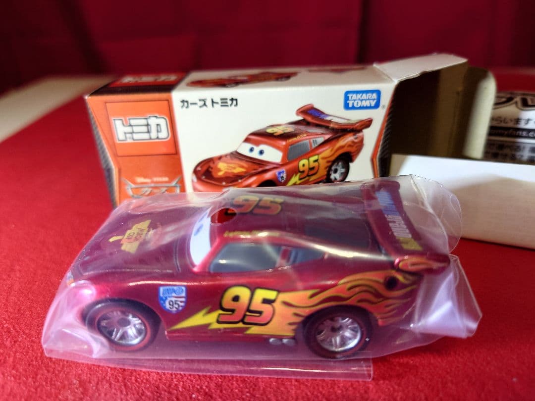 【新品未使用】カーズ トミカ ライトニング＊マックイーン レッドメタリック
