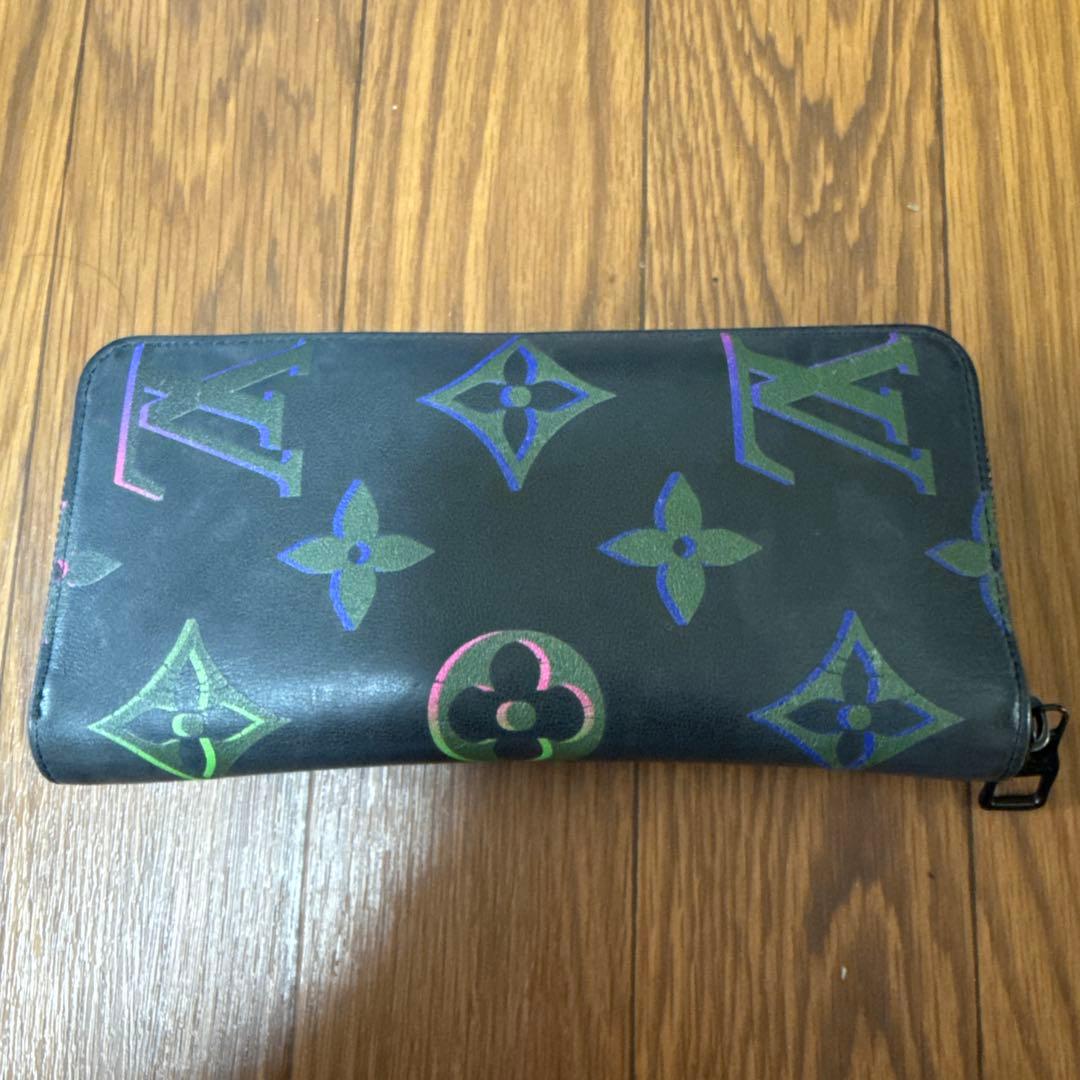 ルイ・ヴィトン モノグラムスポットライト ジッピーウォレットヴェルティカル