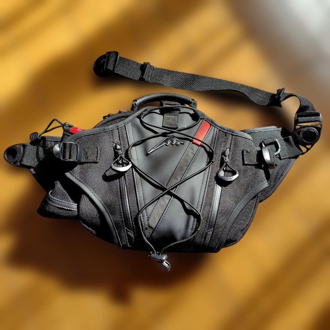 値下げしました！・クシタニ・ブラック ナイロン ボディバッグ