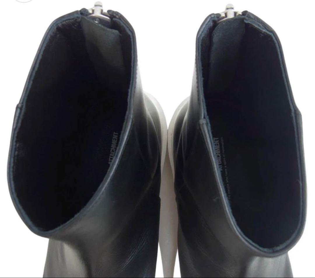 ATTACHMENT COW LEATHER BACK ZIPSNEAKERS - メルカリ