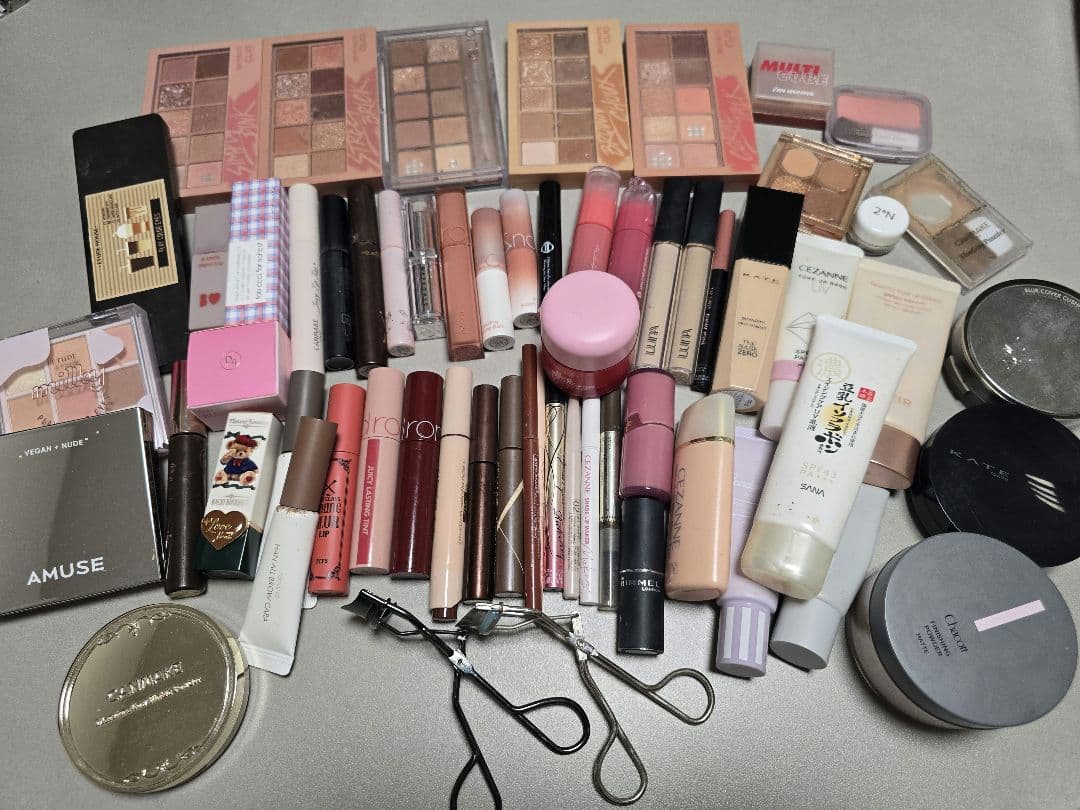 コスメまとめ売り イエベ春向け 60点 ビューラー2点 セット売り