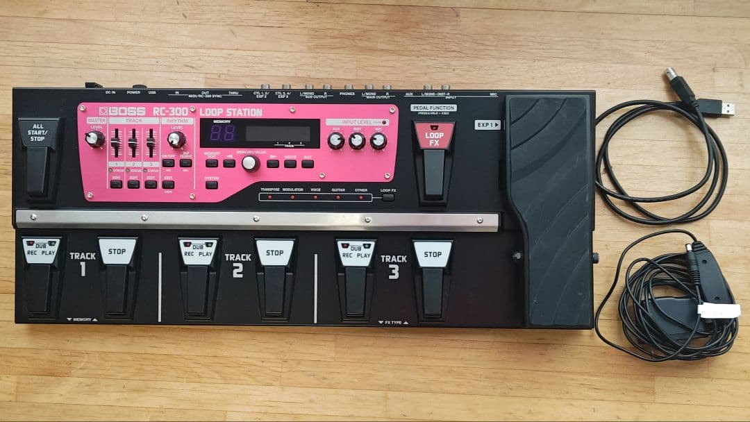 BOSS RC-300 ループステーション 箱無しの代わりにソフトケース付き