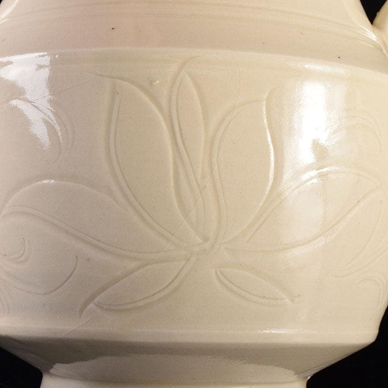 中国 徳化窯白磁 刻花文 双耳瓶 C 6946 - メルカリ