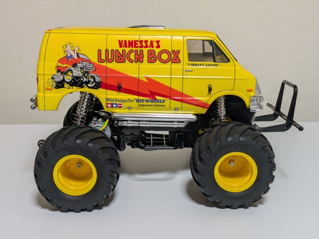 ☆タイヤ☆ランチボックス シャーシ未使用品 アルミボディマウント