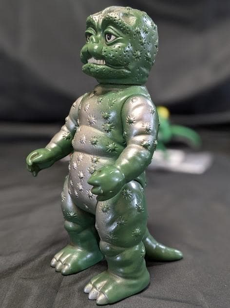 ミニラ（ブルマァク復刻）＆カマキラス（マルサン）ソフビフィギュア2