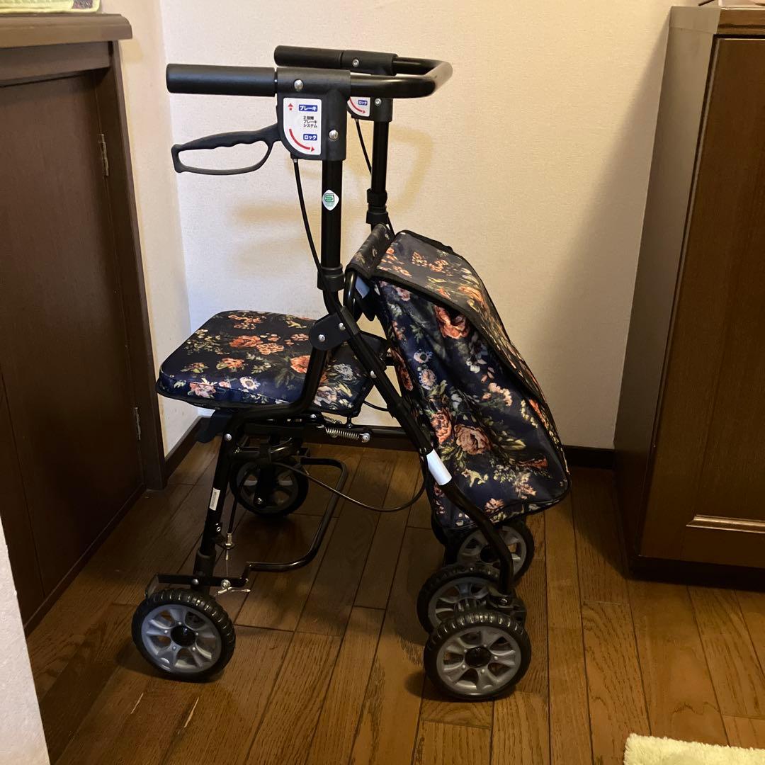 値下げ　花柄シルバーカー ネイビー