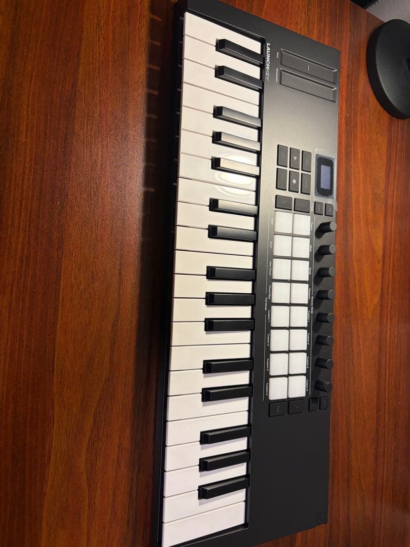 Novation Launchkey Mini37 Mk4 本体　箱のみ