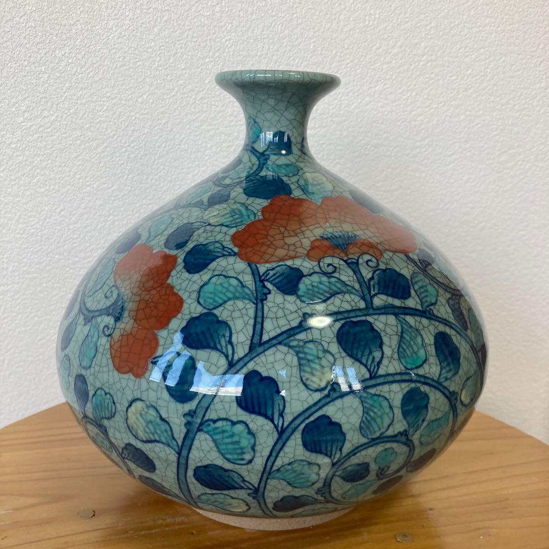 有田焼　青山窯　牡丹唐草花瓶