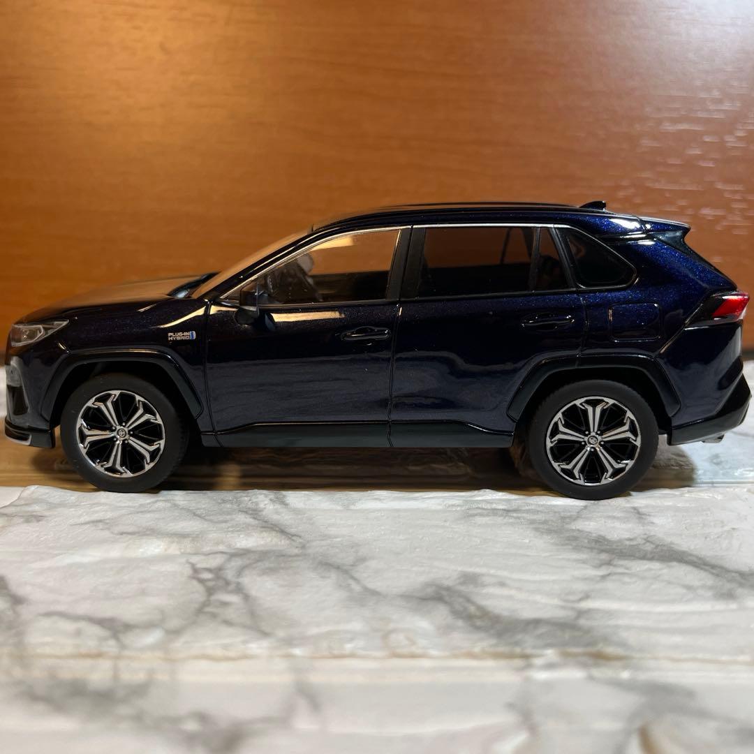 トヨタ RAV4 ダークブルー マイカ カラーサンプル - メルカリ