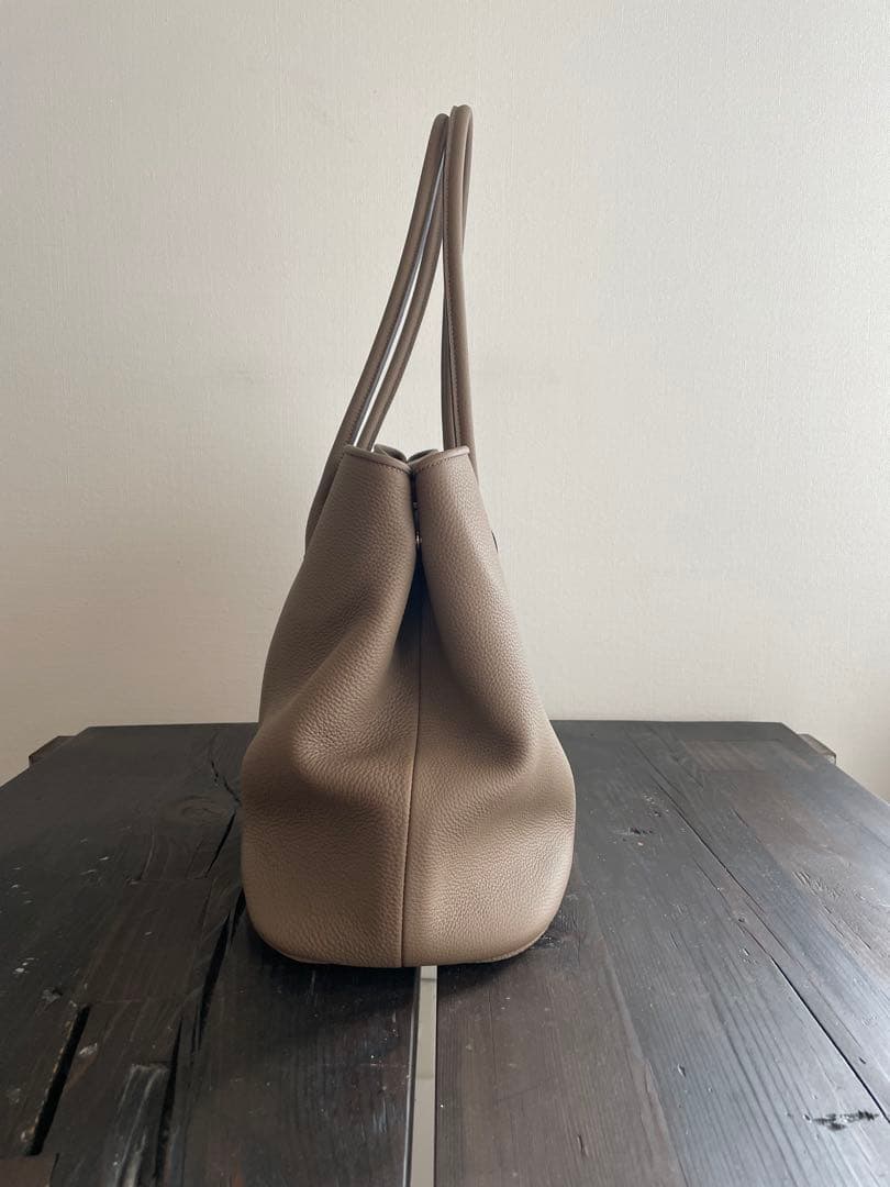 新品未使用近】ジャーマンシュリンクレザー トートバッグ トープ