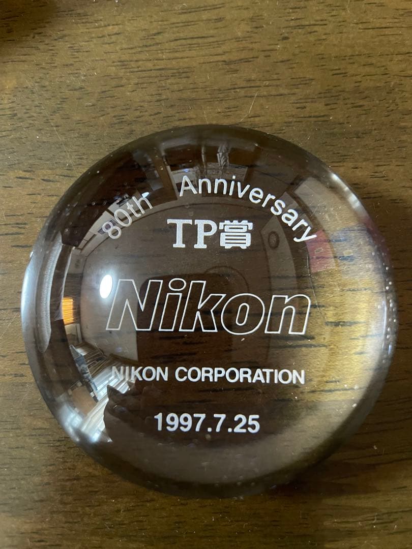非売品 Nikon 80周年記念 ペーパーウェイト