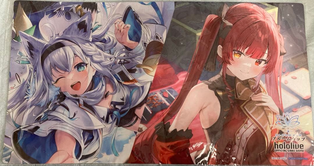 ブルームカップ　プレイマット　白上フブキ　宝鐘マリン 白上フブキ、宝鐘マリンら5名が豪華客船での旅をイメージした描き