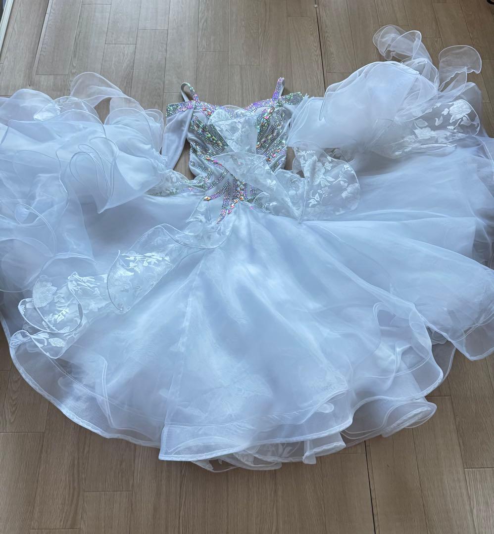 美品　社交ダンスドレス　スタンダードドレス　ホワイトドレス　ふわふわドレス