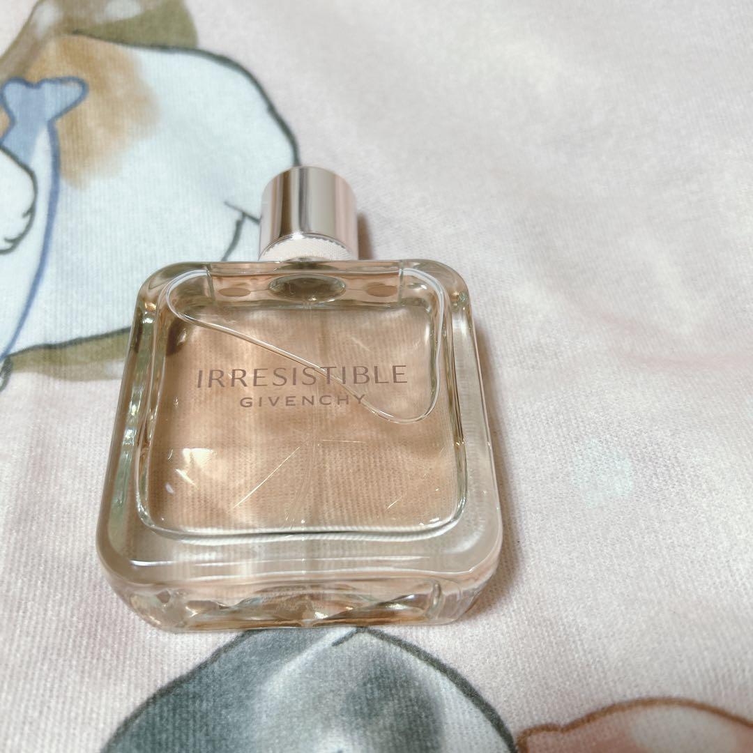 GIVENCHY イレジスティブル オーデパルファム