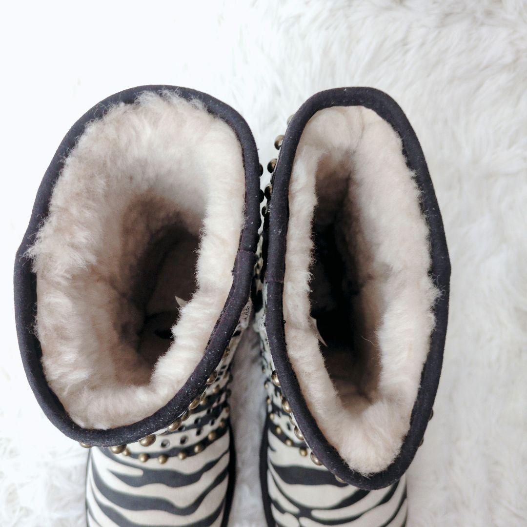希少✨UGG & JIMMY CHOO ゼブラ柄 ムートンブーツ スタッズ - メルカリ