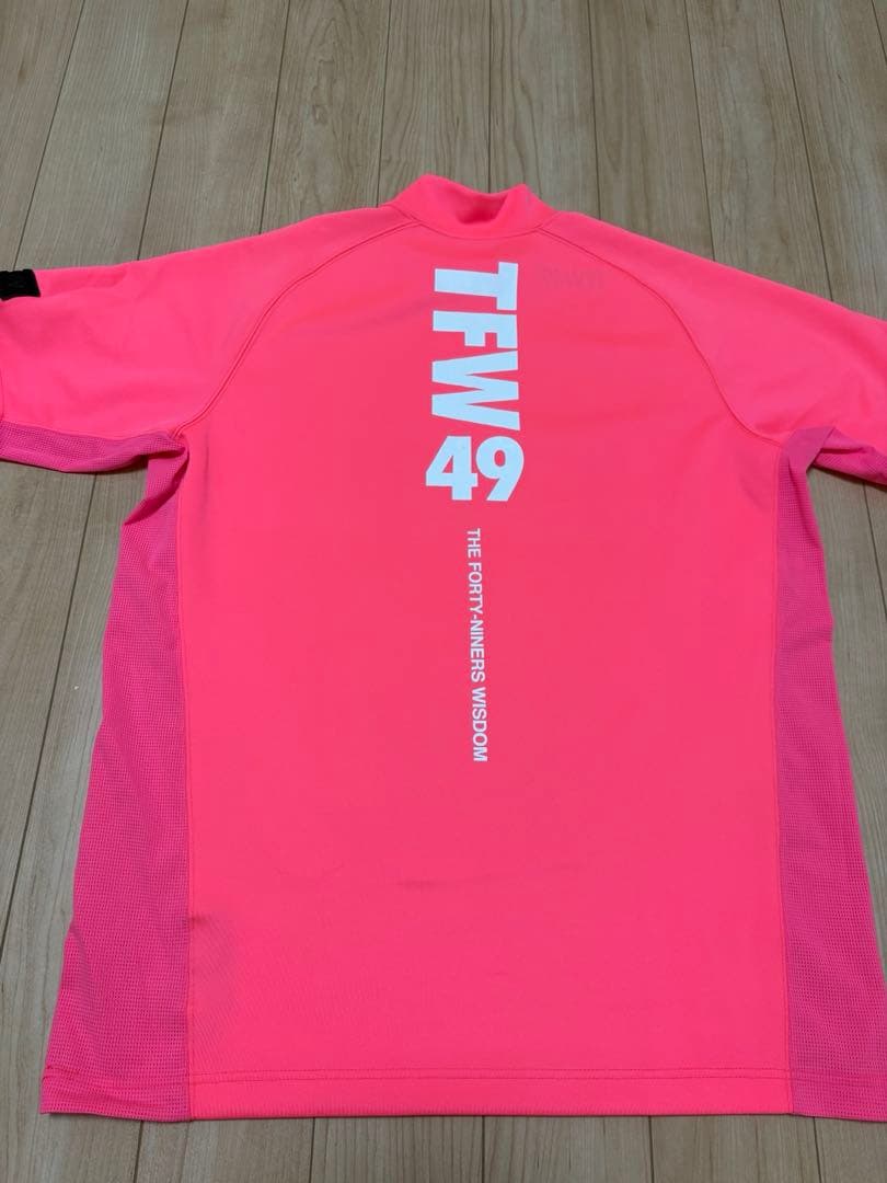 メンズウェアモックネック adidas（アディダス） グラフィック モックネック長袖シャツ JVV08