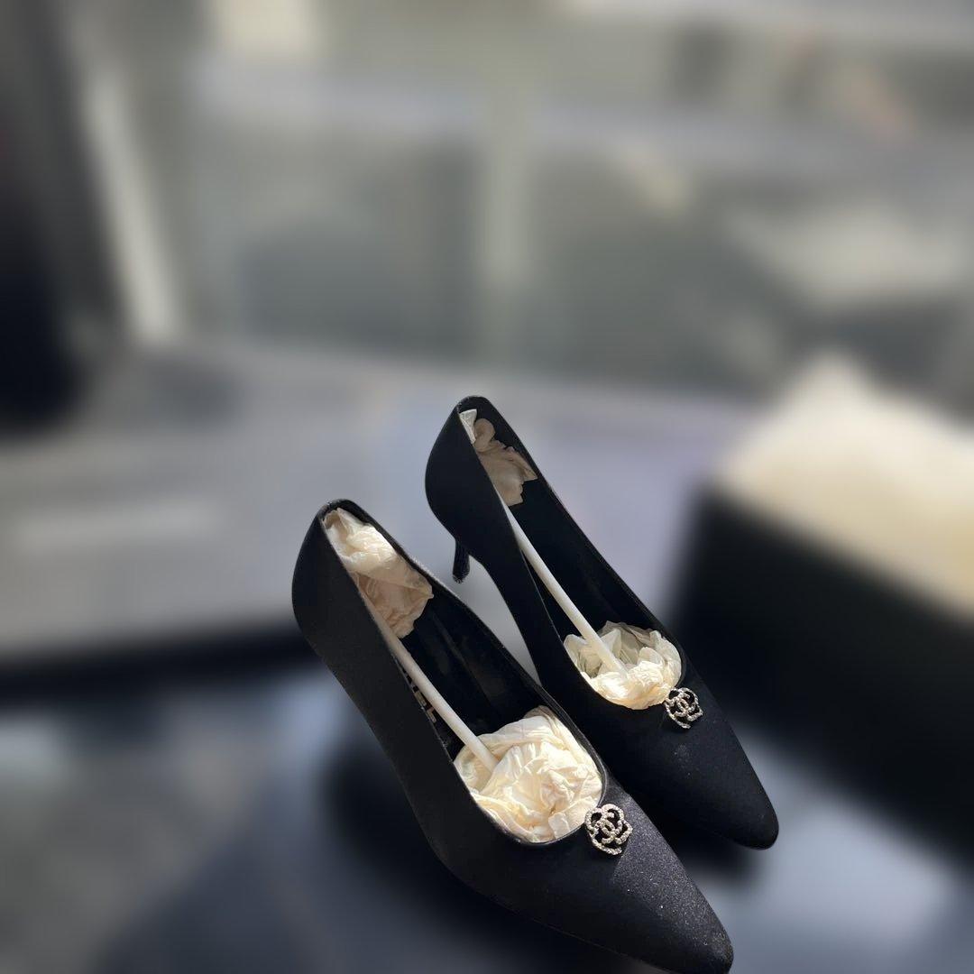 CHANEL ブラックパンプス イタリア製 サイズ37 - メルカリ