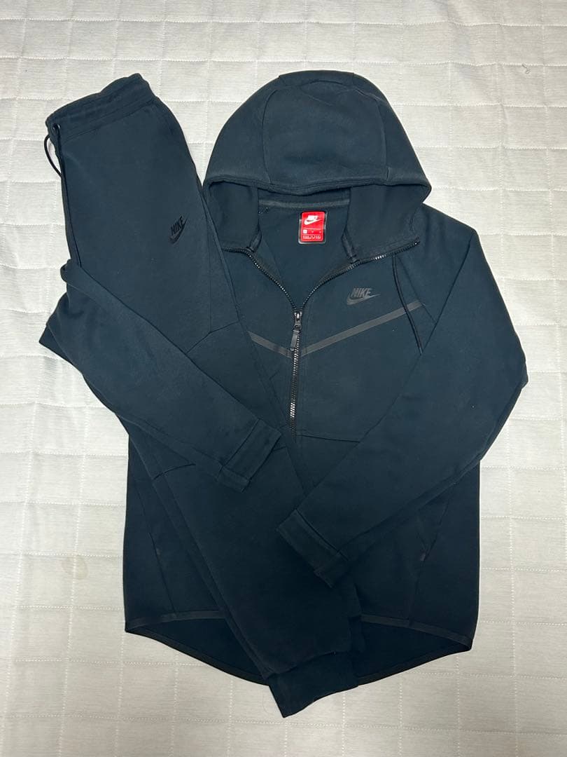 Nike 赤タグ　希少品‼️Nike テックフリース　セットアップ Mサイズ