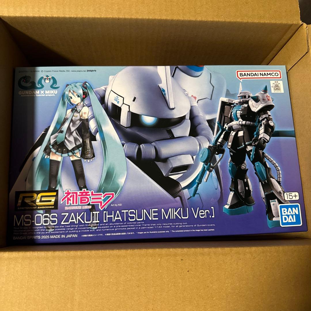 ガンプラRG 1/144 MS-06S ザクII 初音ミクVer.