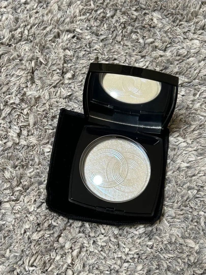 新品未使用　CHANEL ルミエールドゥローシャン フェイスパウダー 限定品