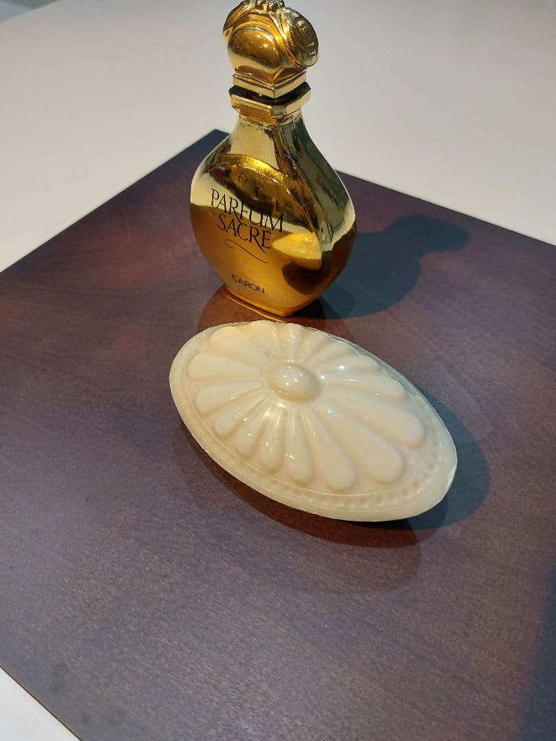 仏キャロン社『サクレ』パルファム100ml＆希少なソープセット
