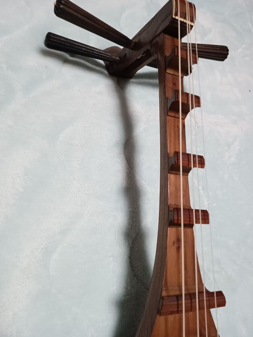 価格ご相談ください。薩摩琵琶 筑前琵琶 和楽器です。弦は新品 分解