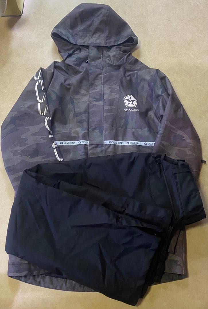 スノーウェアセット (ジャケット，パンツ，グローブ)