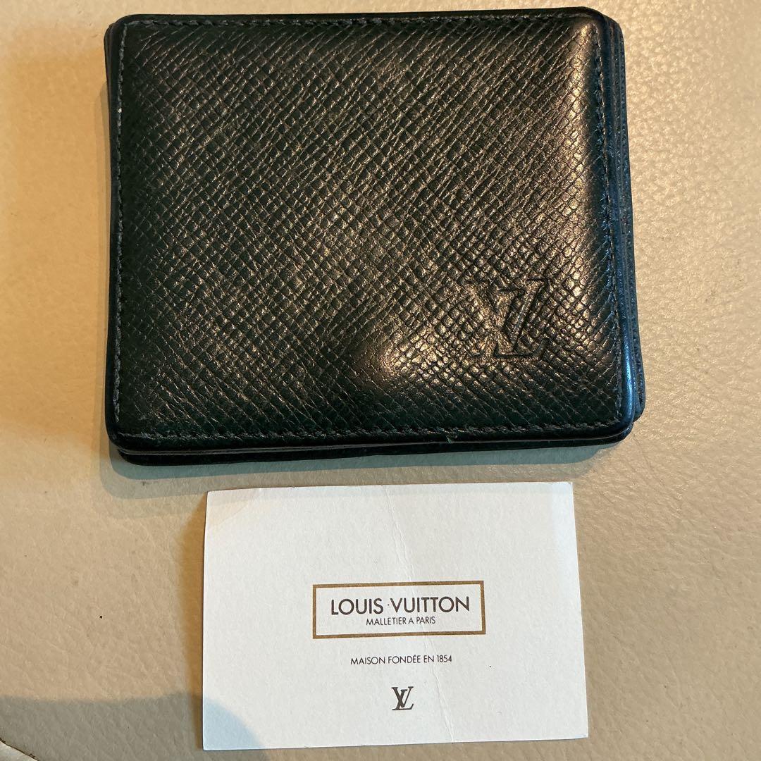 LOUIS VUITTON ダークモスグリーン　ケース