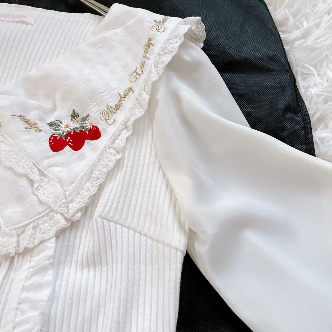 極美品✨22SS リズリサ Strawberryセーラートップス いちご刺繍 - メルカリ