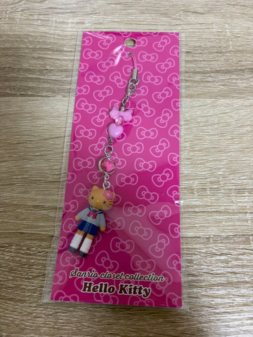 サンリオ クローゼット コレクション ハローキティ ストラップ - メルカリ
