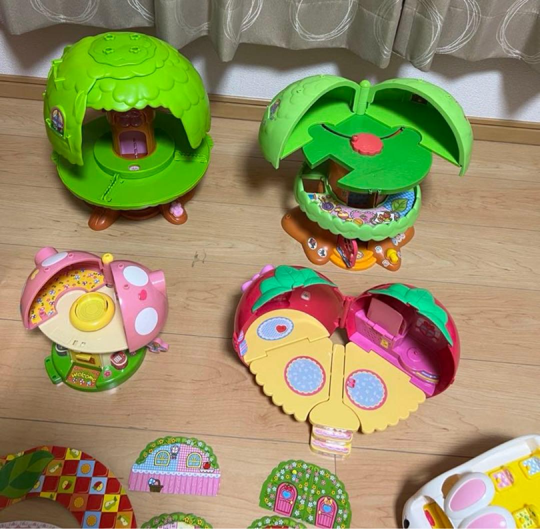 こえだちゃんお人形、木のお家、きのこのレストランのセット 👚