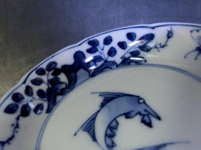 皿□角福 魚紋染付 唐草 蝶 花弁型 古伊万里 古美術 時代物 骨董品