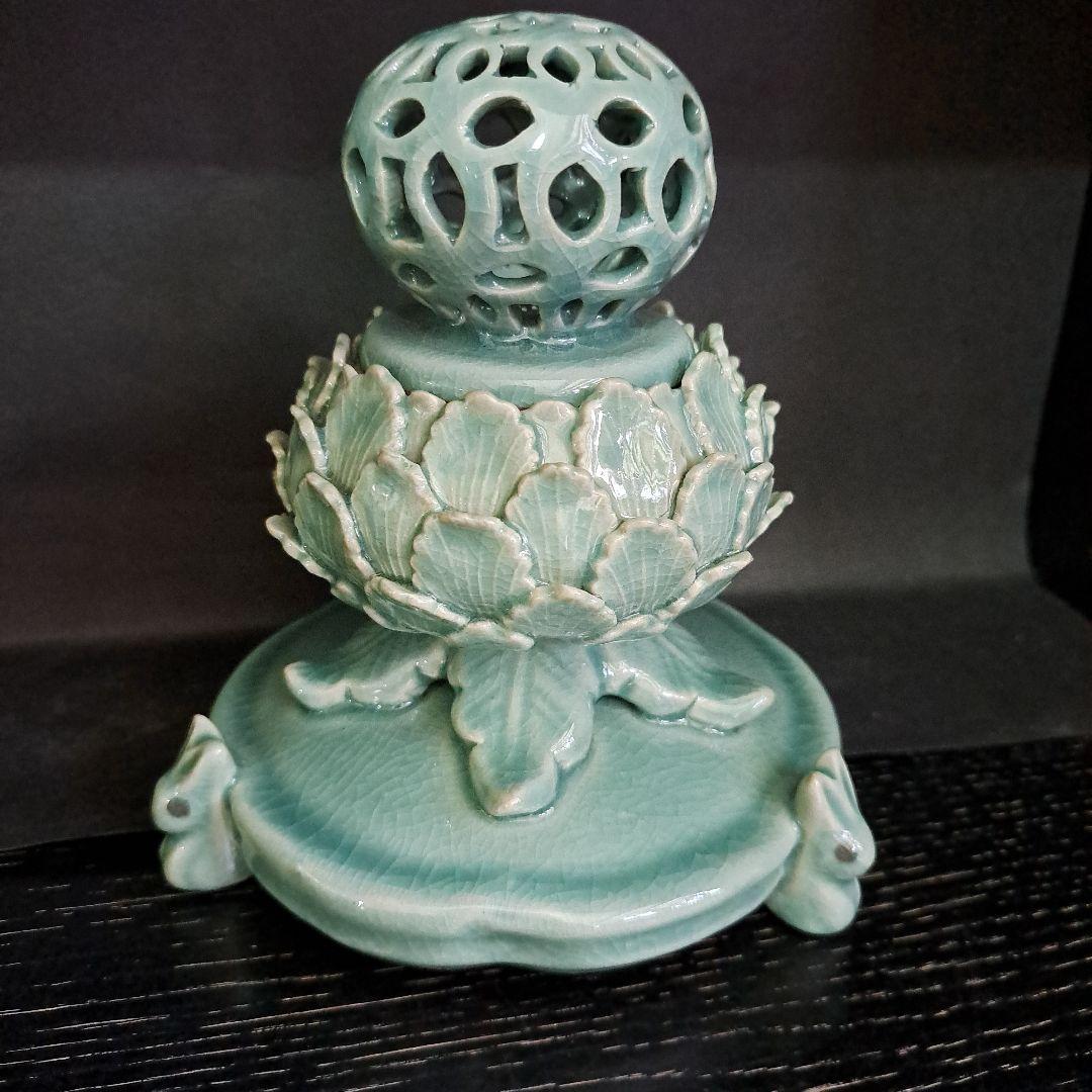 茶道具 青磁蓮型 香炉 三兎台 陽刻蓮型 細密技巧 透し火屋 海青造