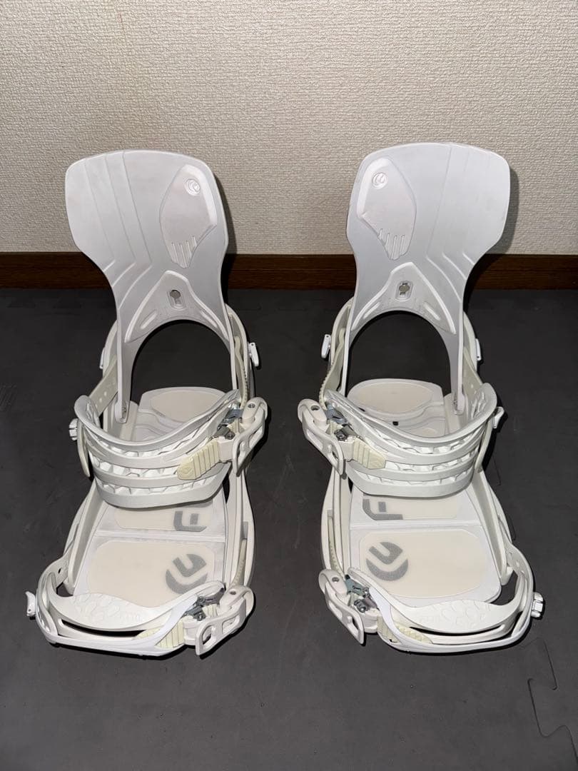 FLUX XF Lサイズ(27.0〜) ホワイト