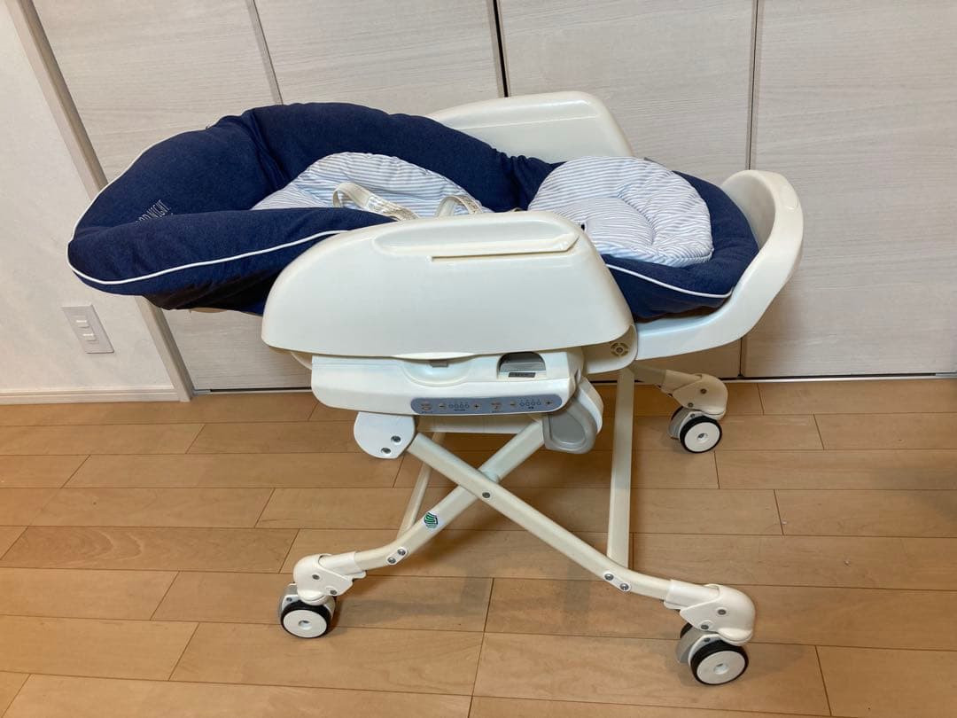 【動作確認済】コンビ 電動ハイローチェア ネムリラ4キャス AT combi